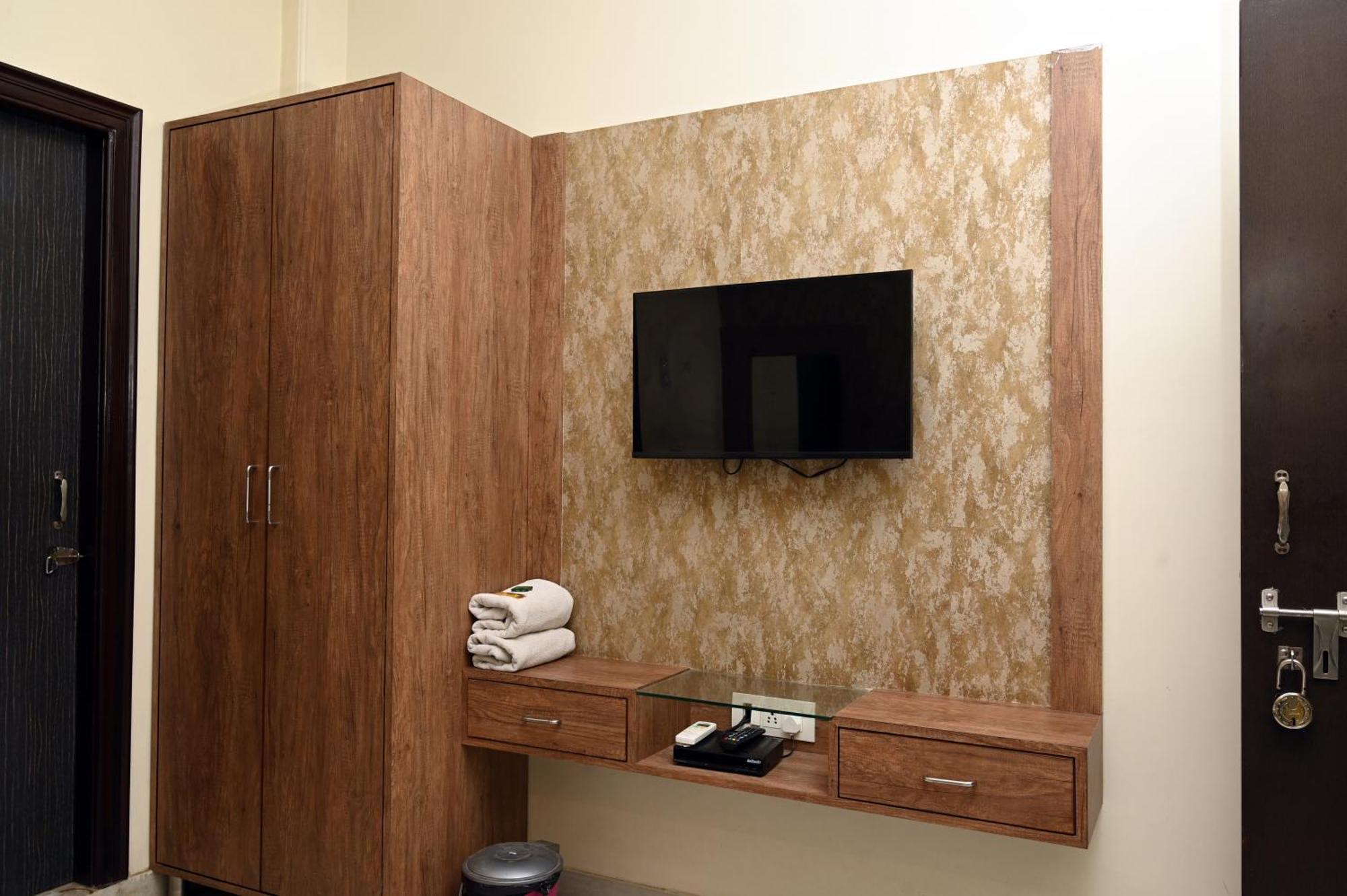 Hotel Pulse Inn Near Railway Station ג'איפור מראה חיצוני תמונה