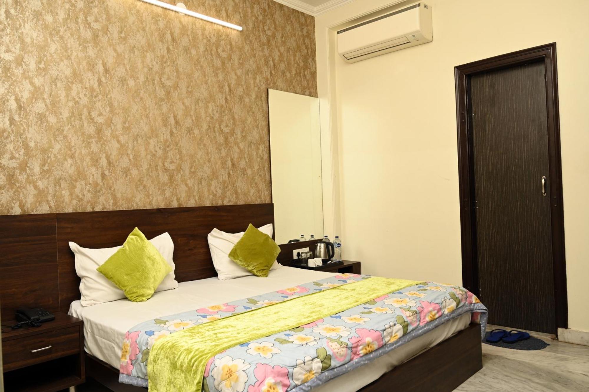 Hotel Pulse Inn Near Railway Station ג'איפור מראה חיצוני תמונה