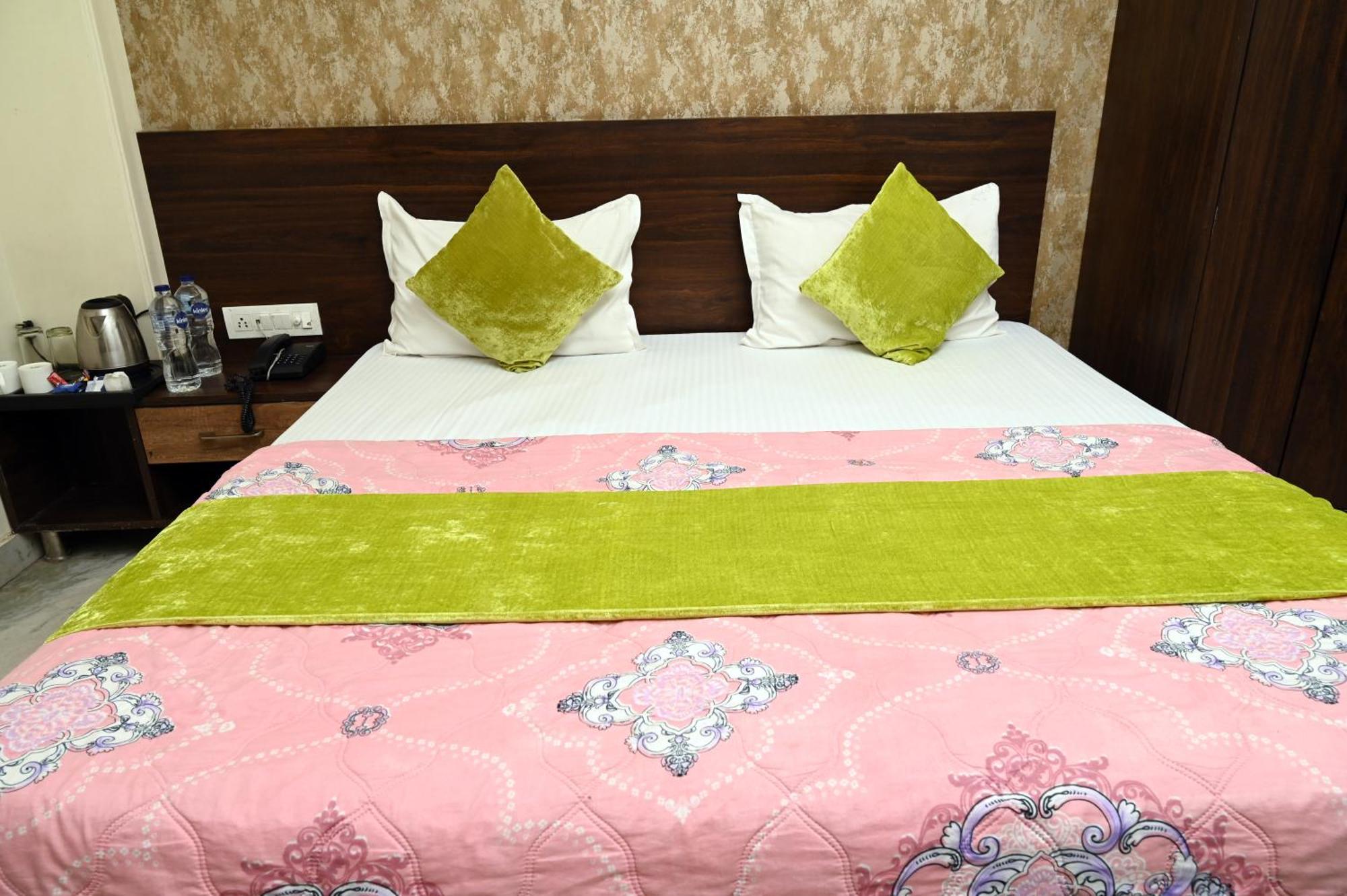 Hotel Pulse Inn Near Railway Station ג'איפור מראה חיצוני תמונה