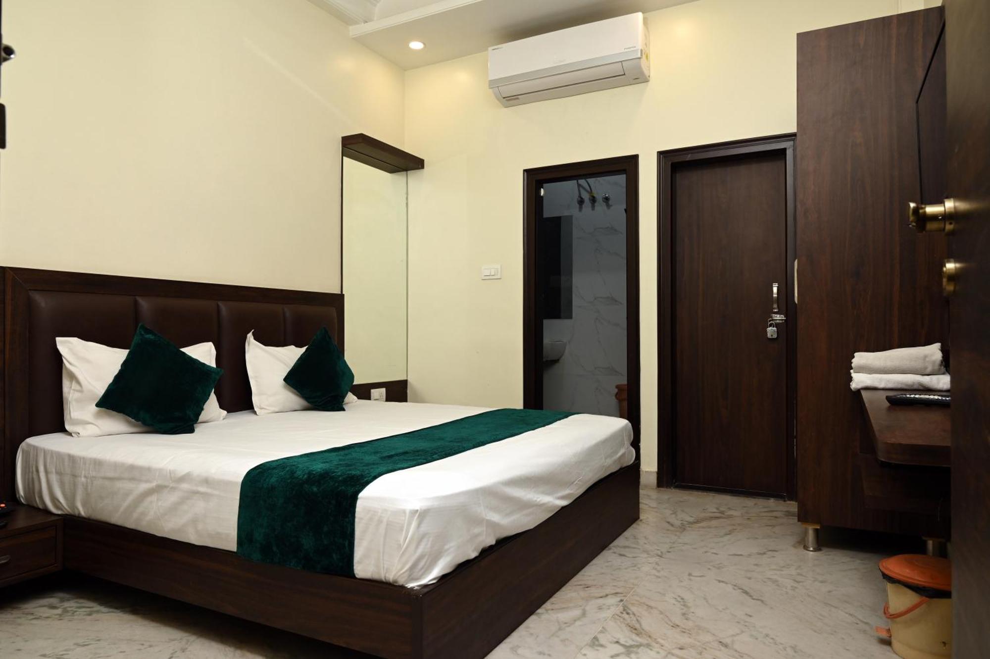 Hotel Pulse Inn Near Railway Station ג'איפור מראה חיצוני תמונה