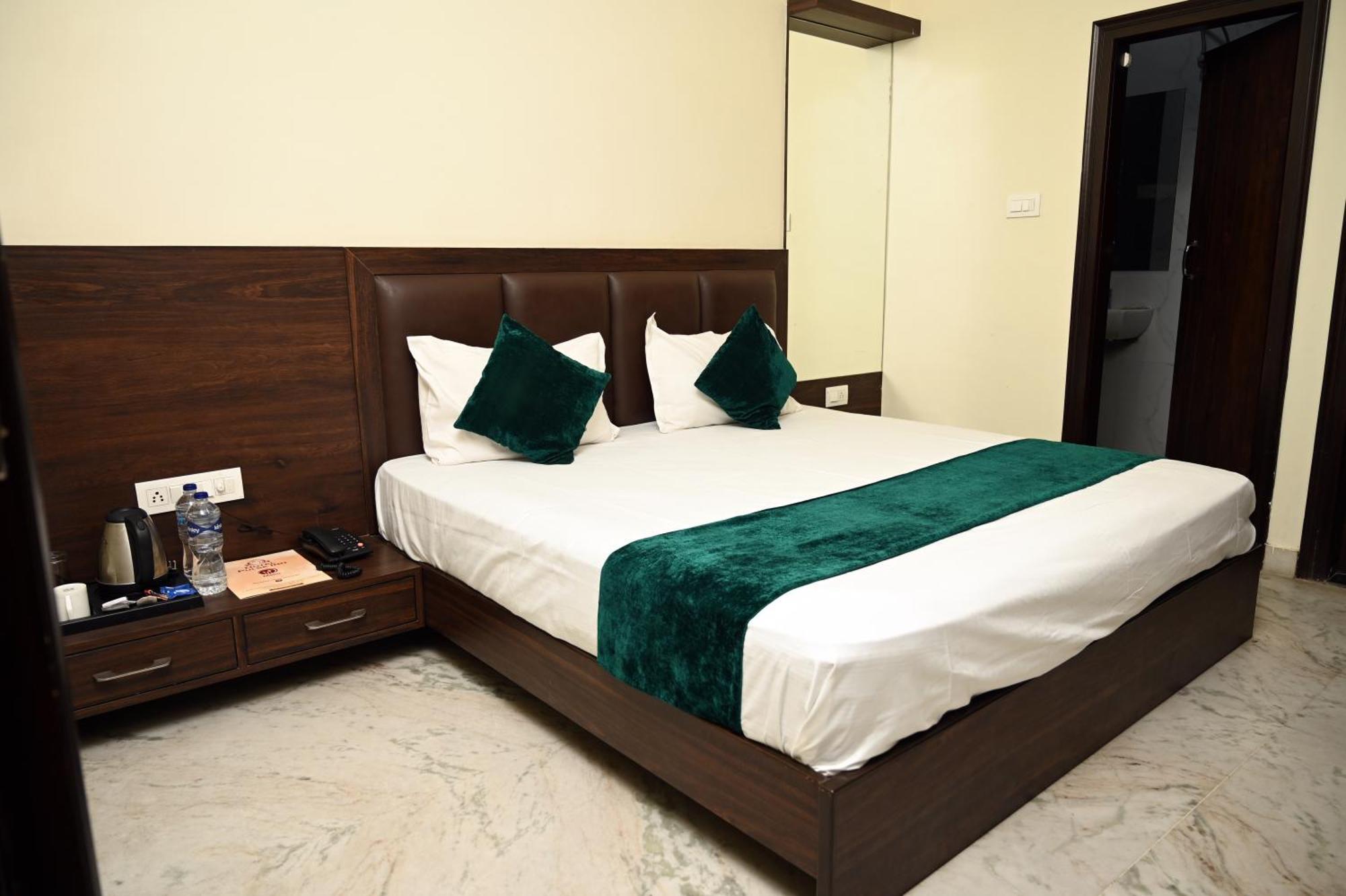 Hotel Pulse Inn Near Railway Station ג'איפור מראה חיצוני תמונה