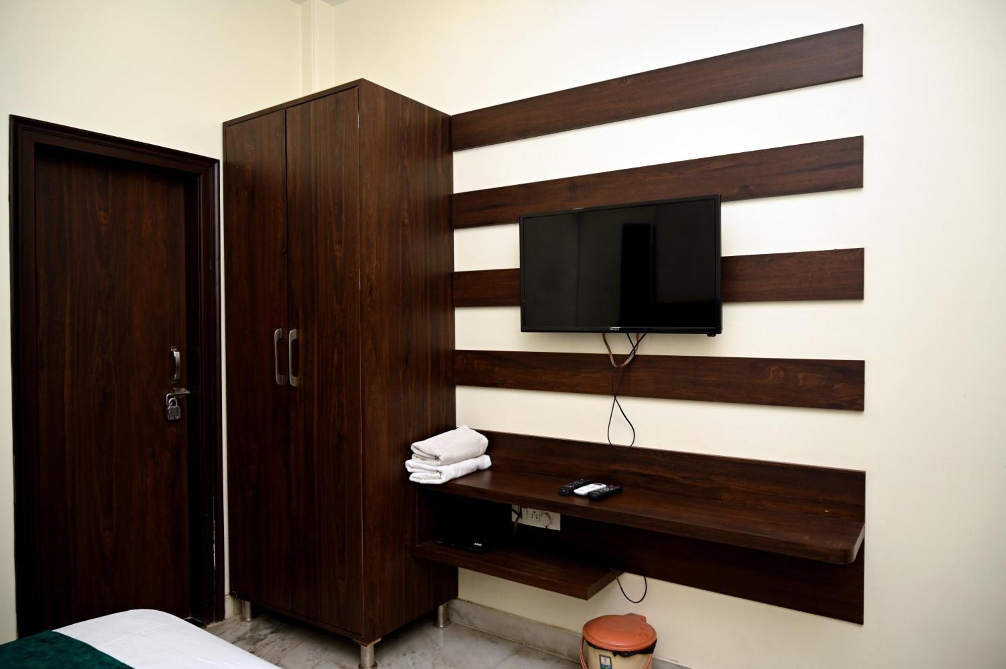 Hotel Pulse Inn Near Railway Station ג'איפור מראה חיצוני תמונה