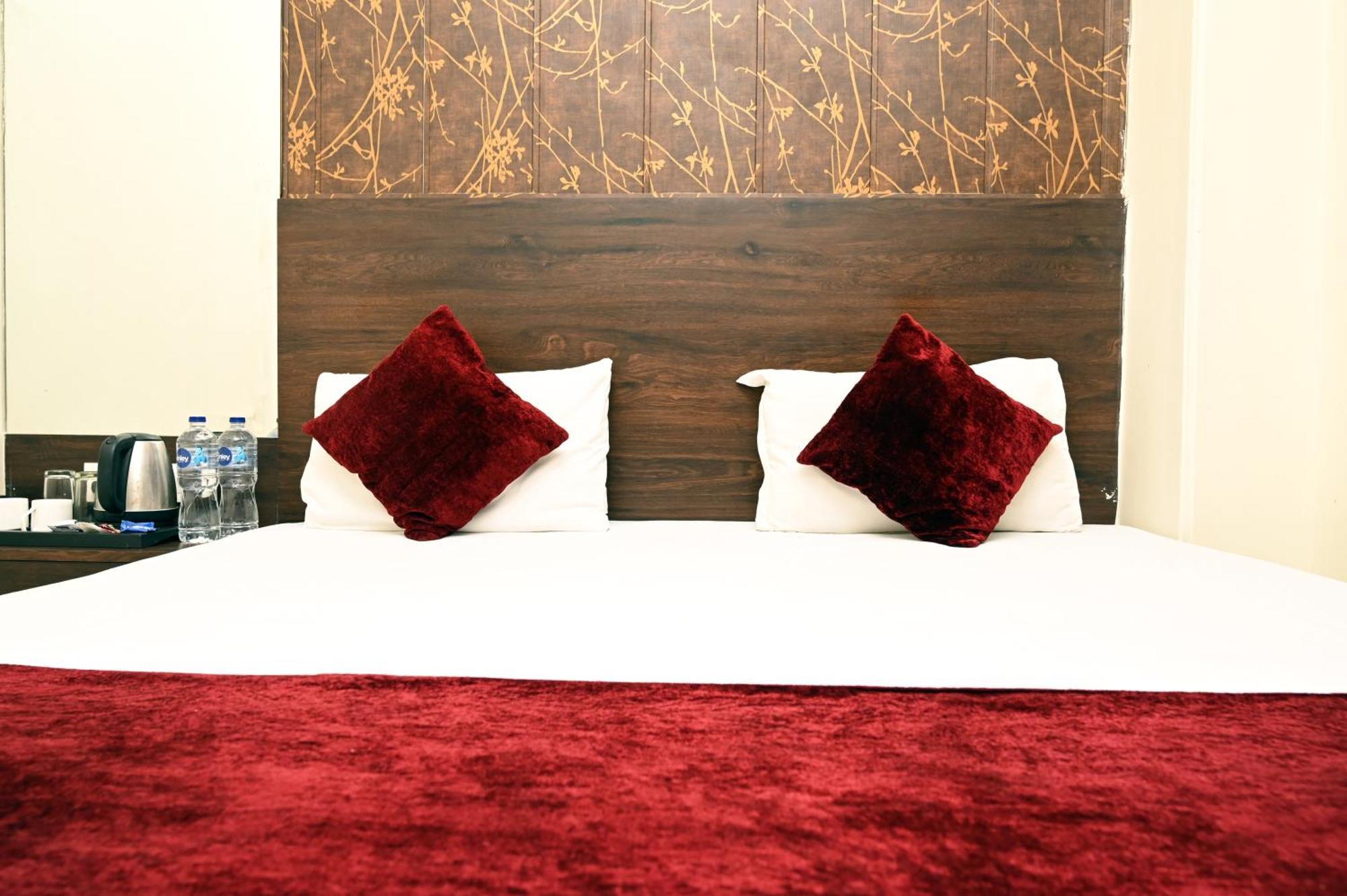Hotel Pulse Inn Near Railway Station ג'איפור מראה חיצוני תמונה